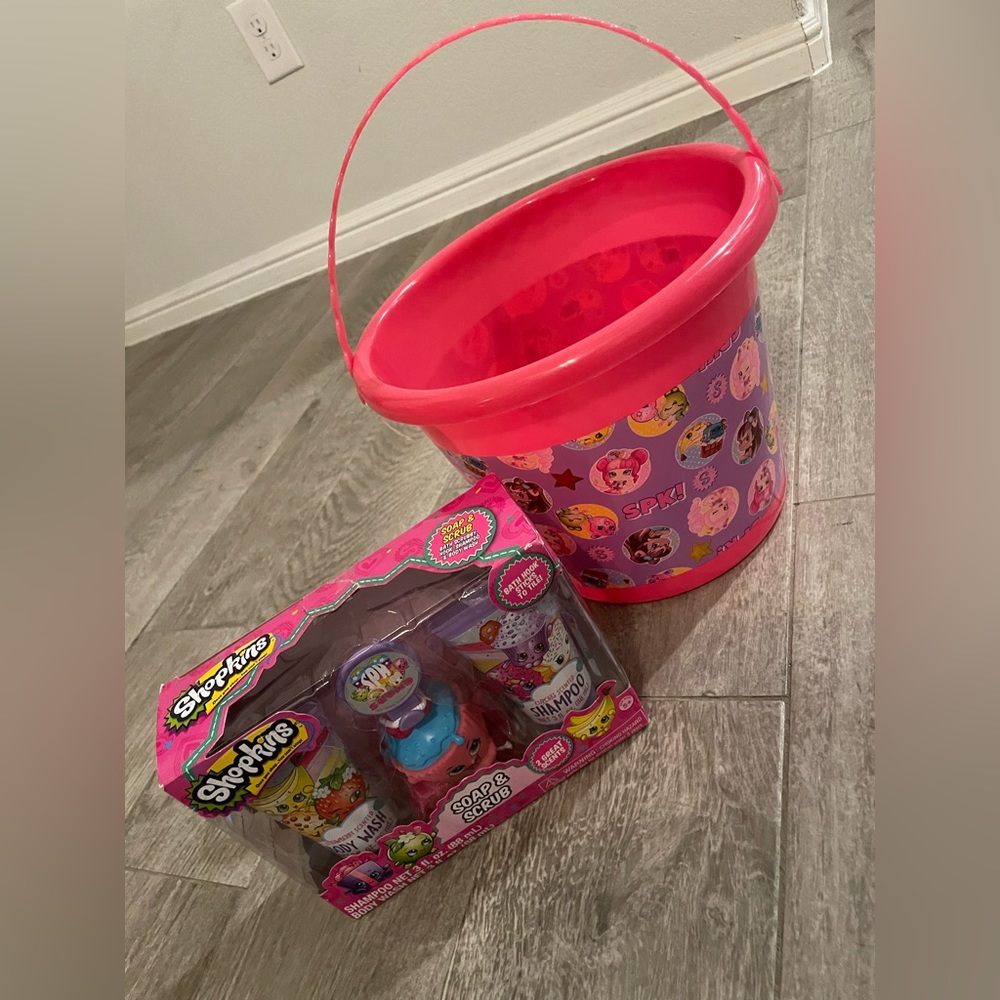 Shopkins Easter basket/Shopkins bath set